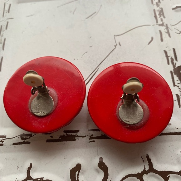 Vintage Round Clip on Earrings Red & White Square Textured Pinup Girl Jewelry - Picture 4 of 5